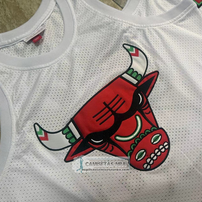 Camiseta Chicago Bulls Michael Jordan NO 23 Mitchell & Ness 1997-98 Blanco2